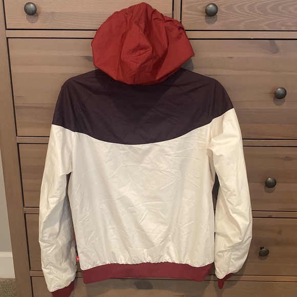 Womens NIKE Windrunner - Picture 2 of 8